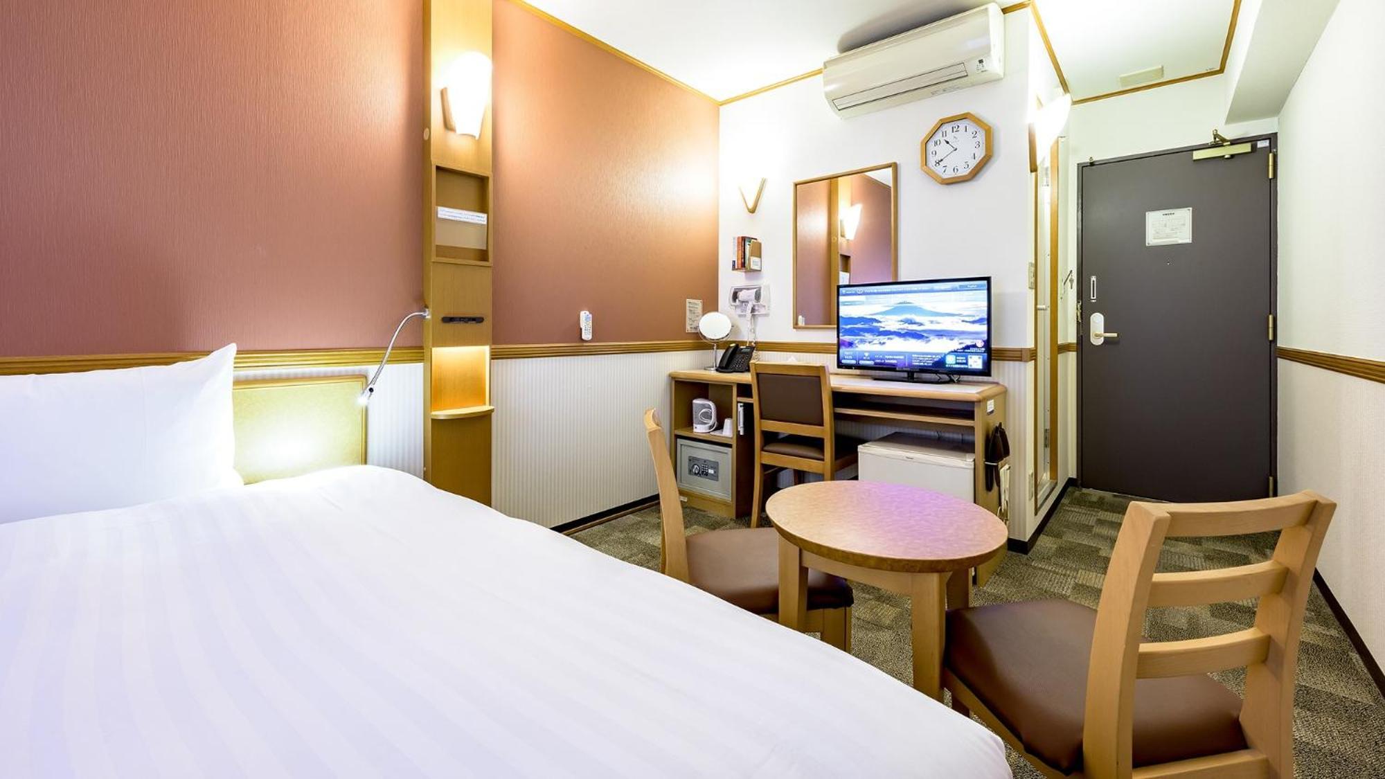 Toyoko Inn Yamagata-Eki Nishi-Guchi Ямагата Стая снимка