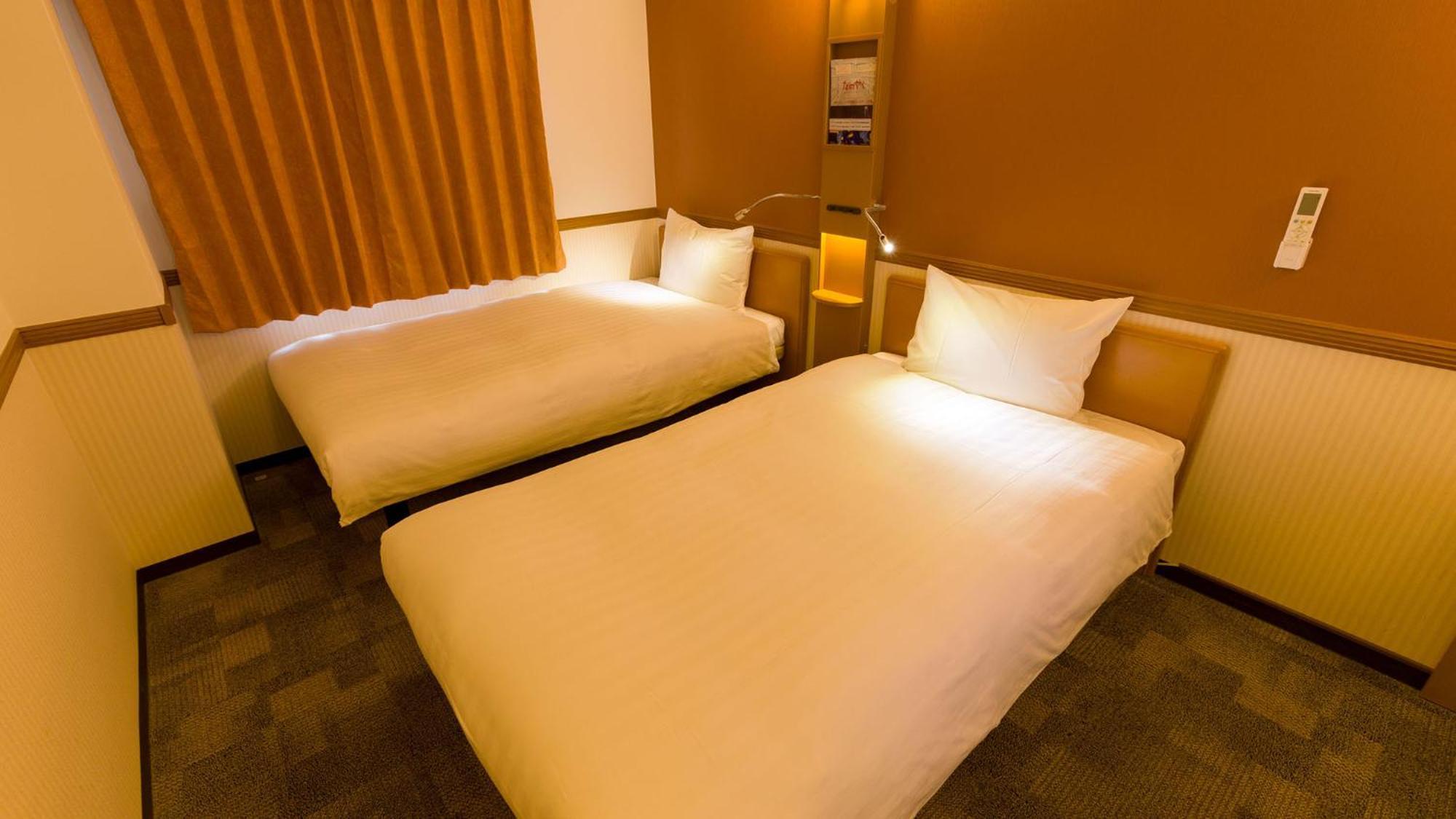 Toyoko Inn Yamagata-Eki Nishi-Guchi Ямагата Стая снимка