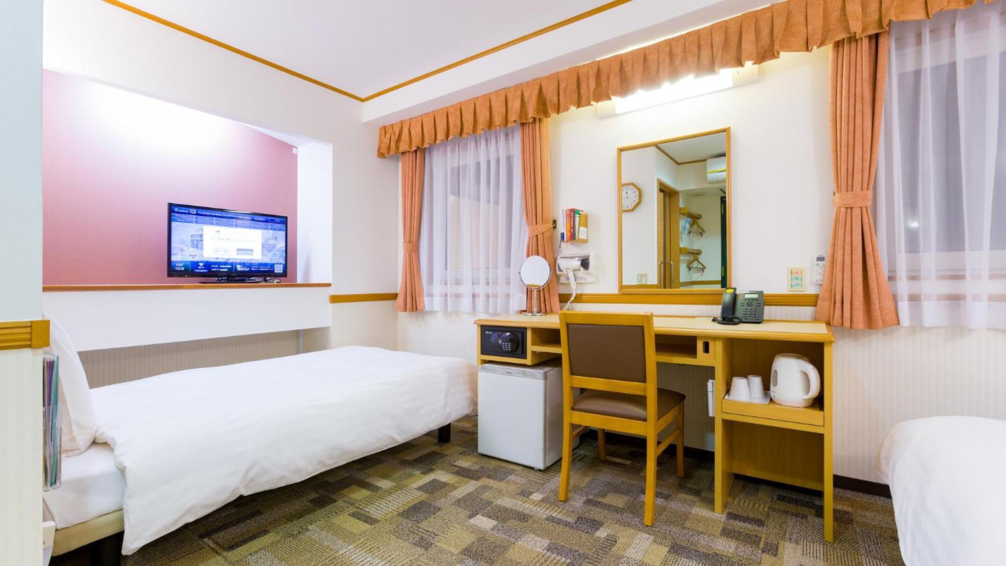 Toyoko Inn Yamagata-Eki Nishi-Guchi Ямагата Стая снимка